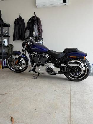 HARLEY-DAVIDSON SOFTAIL BREAKOUT 114 